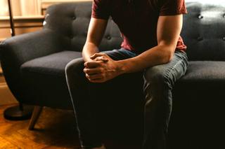 Därför förvärras din ryggvärk när du sitter – kan vara diskbråck